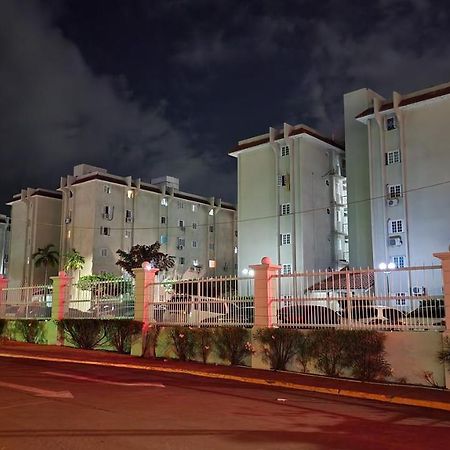 Oaklands Oasis Kingston Exterior photo