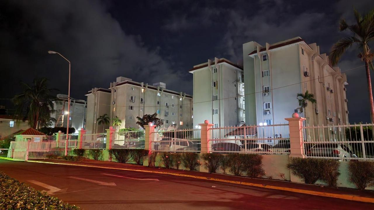 Oaklands Oasis Kingston Exterior photo
